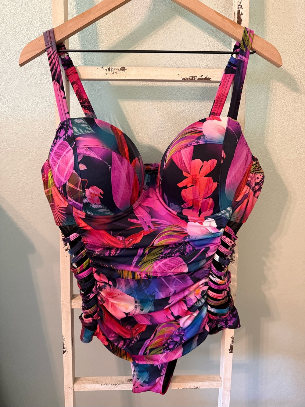 Torrid Botanical Floral Ruched One-Piece Swimsuit - Pink & Purple Size 1 DD/DDD